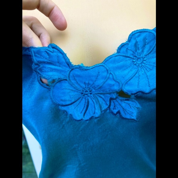 Vintage California Dynasty Blue Cerulean Silky Floral Detail Chemise Slip - Picture 6 of 12